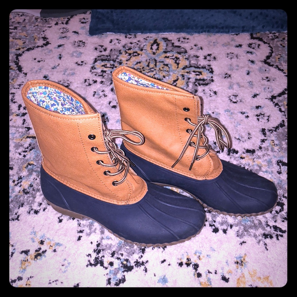 EUC women’s rain boots sz 9 Blue Suede shoes